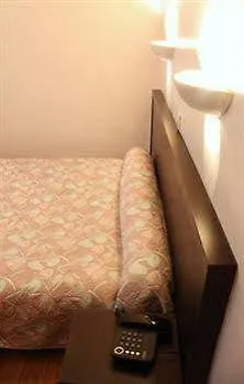 Hotel Anya Parigi